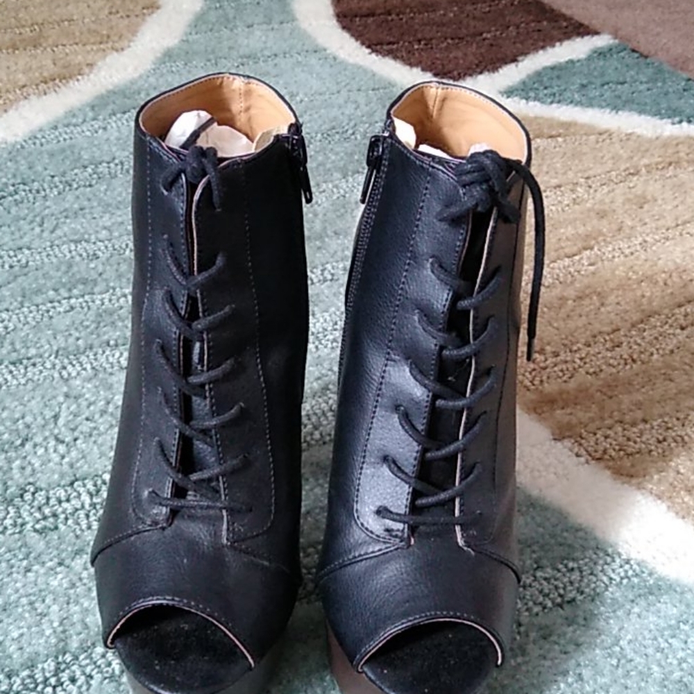 Ankle boots
